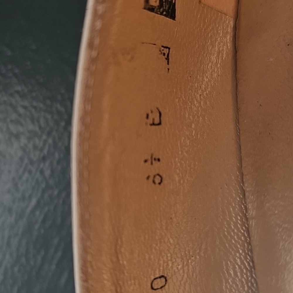 Salvatore Ferragamo Women's Cream/tope Kitten Heal Leather Shoes. Size 6.5 - Picture 11 of 11